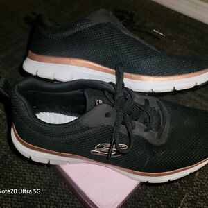 Skechers Women's Size 9.5 Black and Rose Gold LW Athletic Shoes